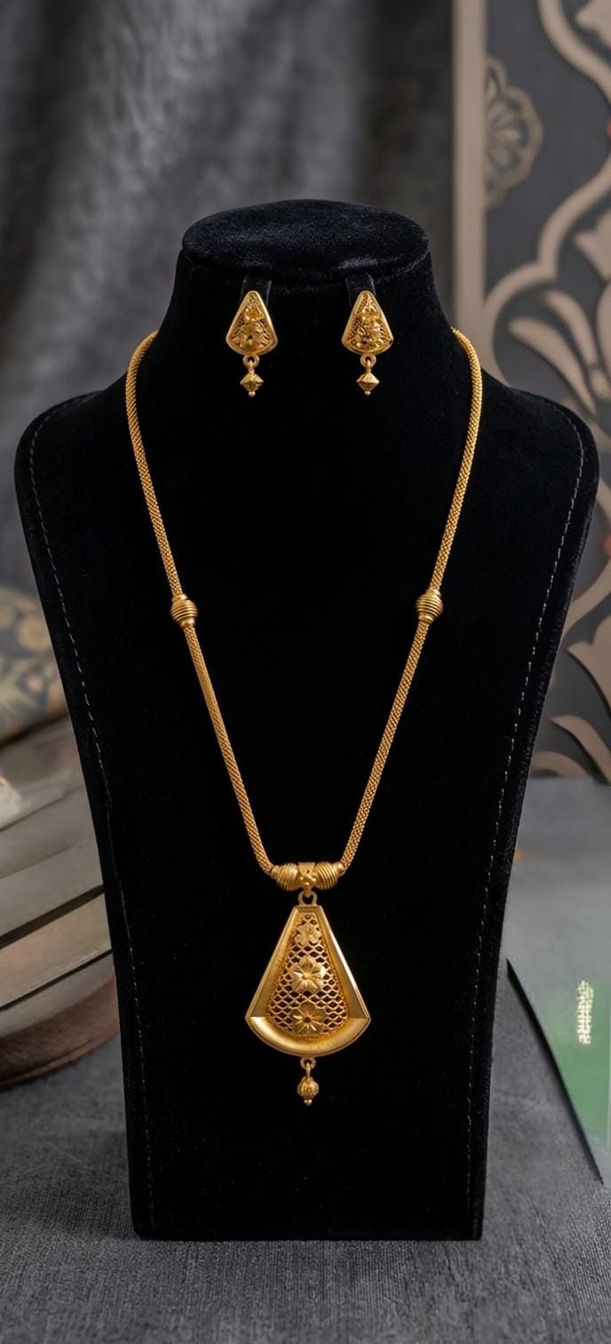Triangle Forming Necklace With Ear Ring Fn0015
